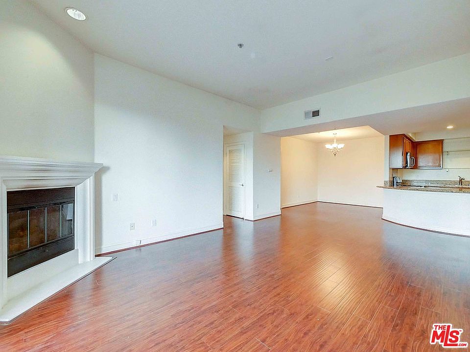 1st image of 14343 Burbank Blvd APT 302