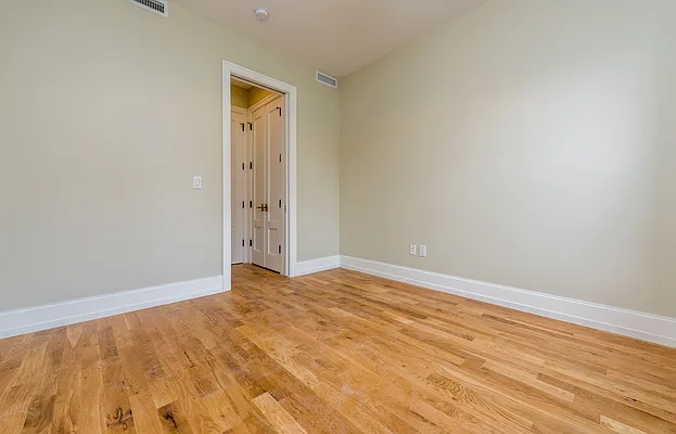 Rented by Nooklyn NYC LLC | media 62