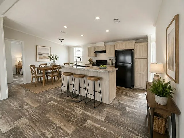 3 bed, 2.0 bath, 1120 sqft, $1,700 — Photo 2