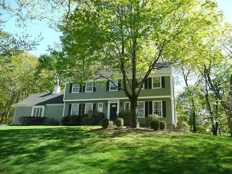 27 Sunderland Dr photo 1