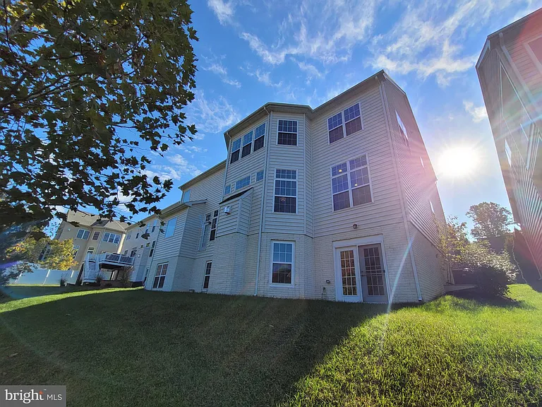 15406 Sir Edwards Dr — Photo 4