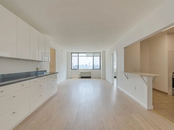 45 River Dr South image 27 of 49