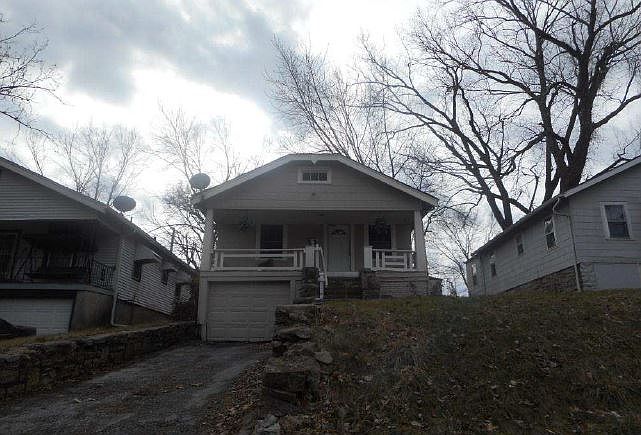 1st image of 3167 Rowland Ave