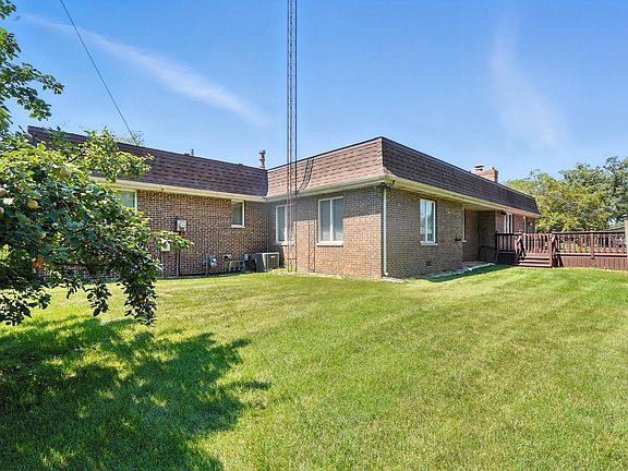 3rd image of 5749 Ellsworth Ct