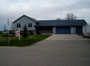 130 Nathan Ct, Omro, WI 54963