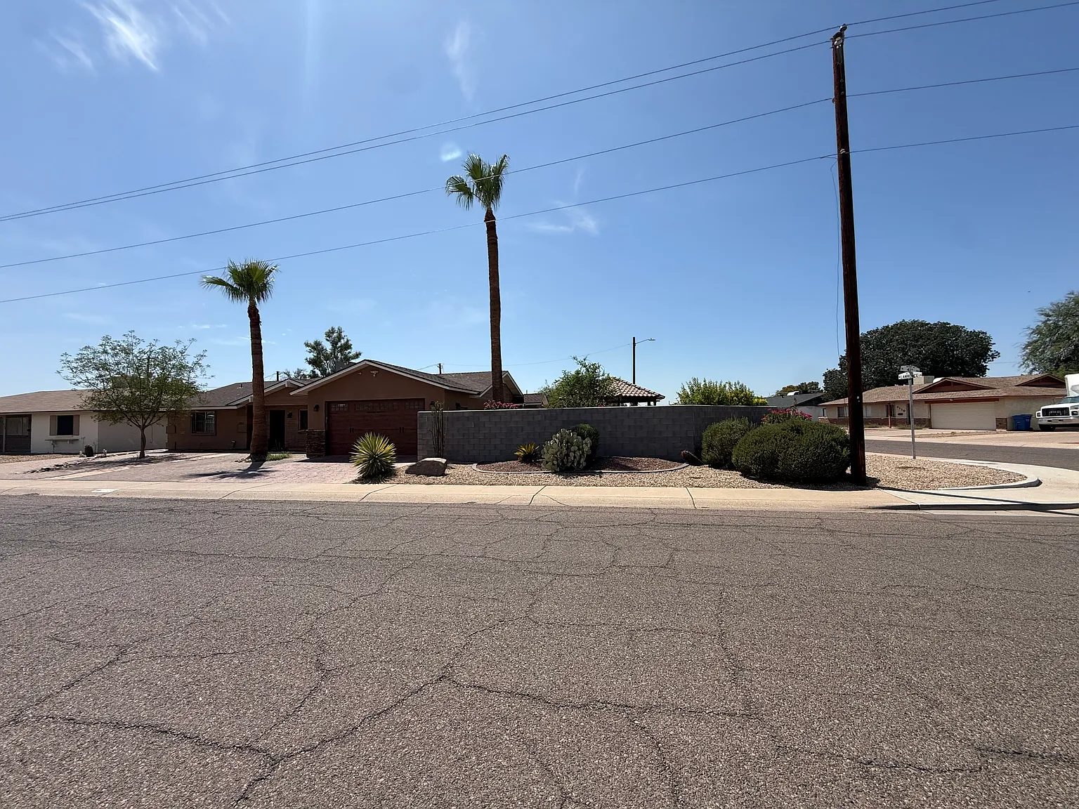 4 bed, 2136 sqft, $2,600 — Photo 2