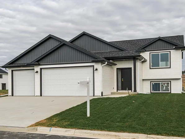 110 Fairway St, Zumbrota, MN 55992