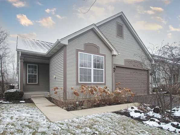 2049 Carillon Dr, Grayslake, IL 60030