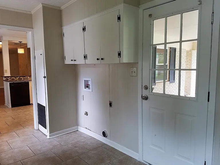 535 Milam Dr — Photo 10