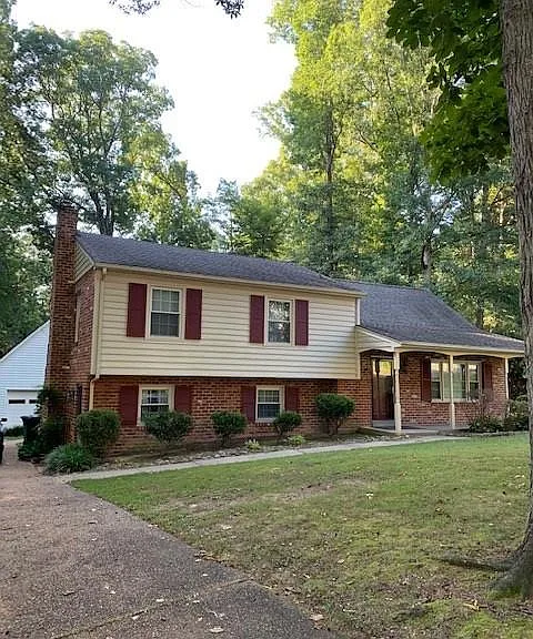 341 Brighton Dr — Photo 1