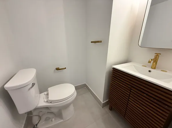 1853 Cornelia Street image 11 of 11