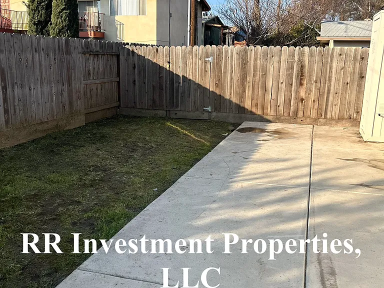 E Kaweah Ave — Photo 10