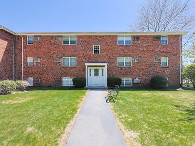 89 Pleasant St APT D3, Medfield, MA, 02052