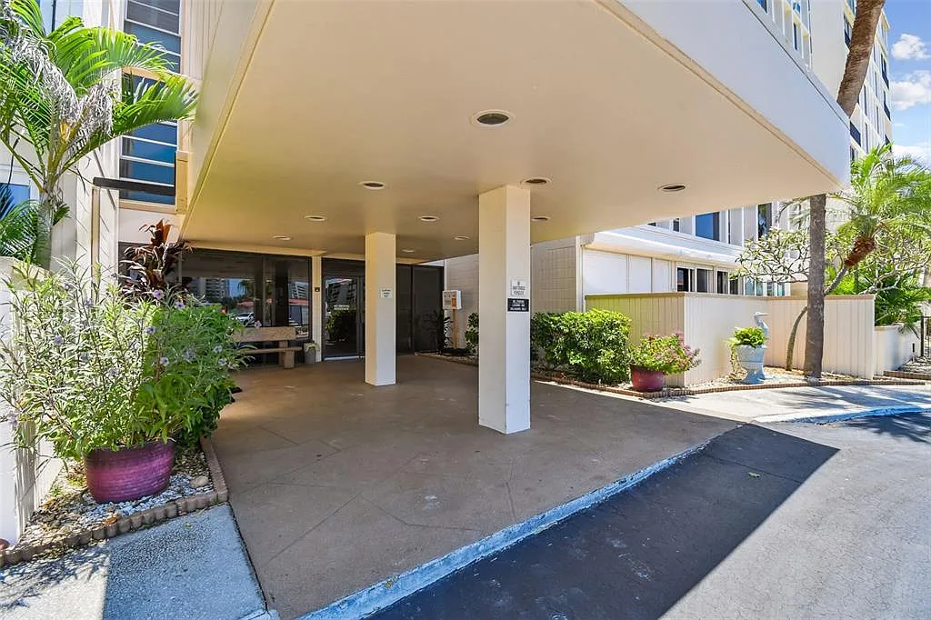 2 bed, 2.0 bath, 1300 sqft, $3,200 — Photo 4