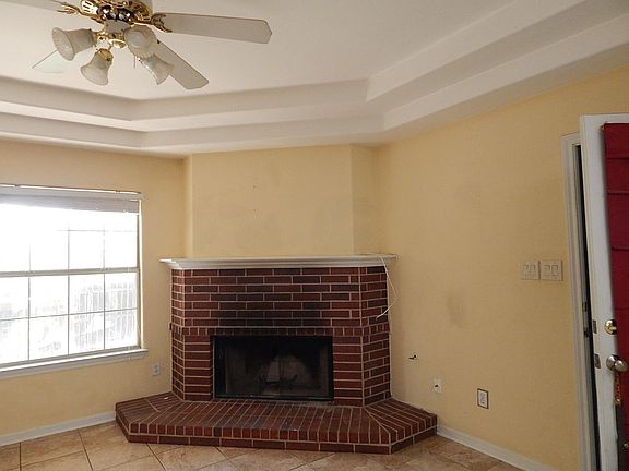 4th image of 2620 Eastwood Ln