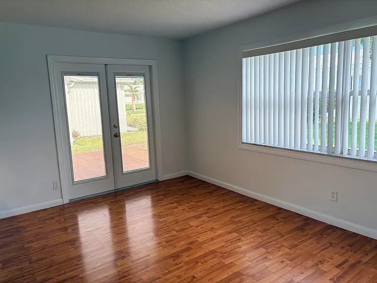 1009 SW 3rd Way — Photo 14