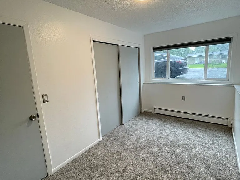 8521 Golden St — Photo 15