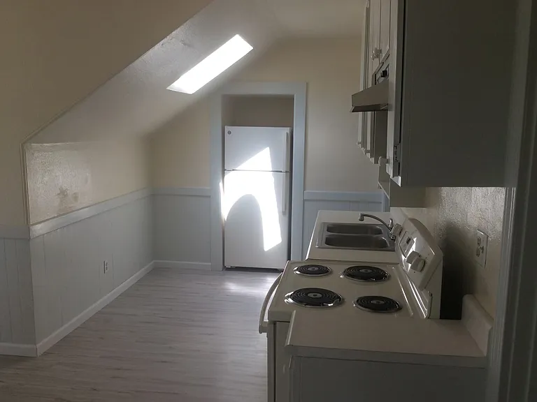 1421 2nd St #2 — Photo 5