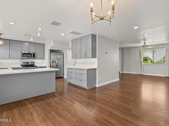 5th image of 4233 N Miller Rd