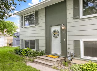 306 Woodland Dr, Owatonna, MN 55060