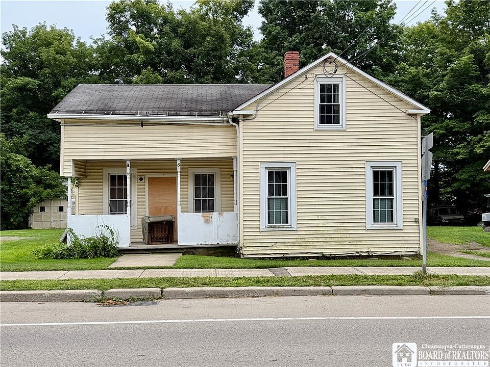 1st image of 61 W Main St