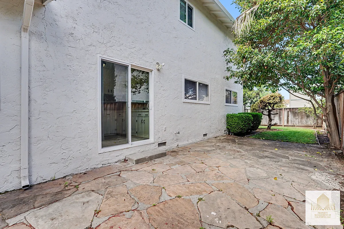 Building Photo - 1475 Ontario Ln #1-A