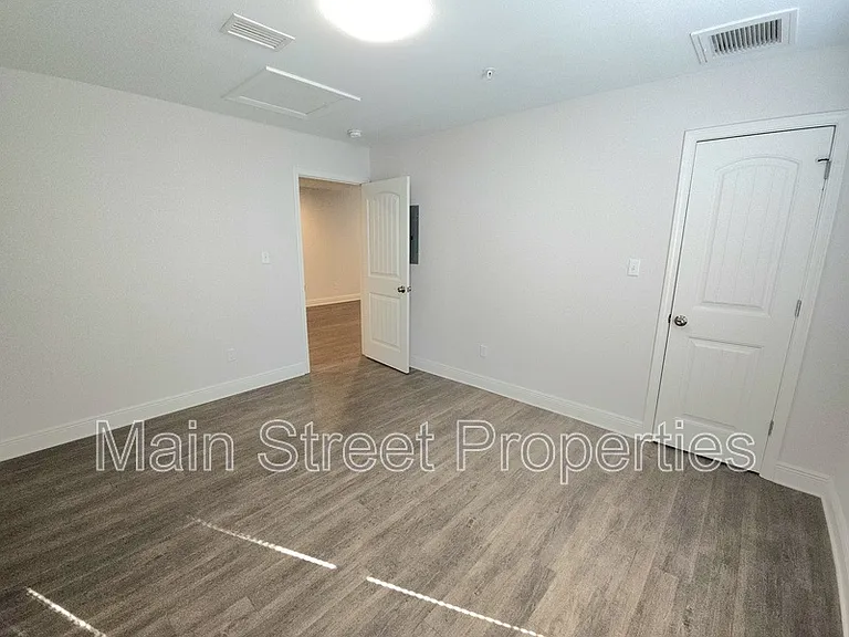 313 N Navy Blvd #1A — Photo 15