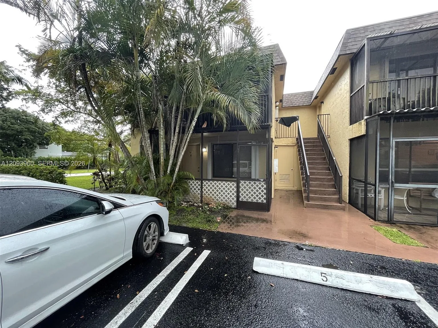 Village Townhouse-Pompano — Photo 2