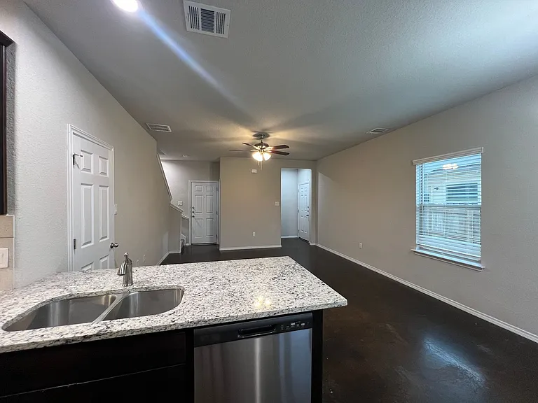 1516 Lucille St — Photo 24