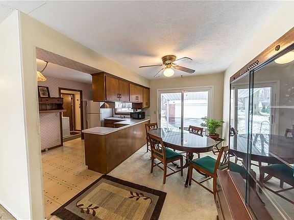 3rd image of 5930 Lake St