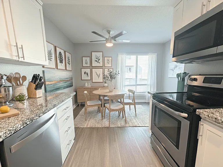Serena Vista Apartment Homes — Photo 27