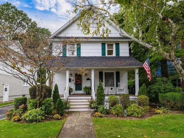 122 Brower Avenue, Rockville Centre, NY 11570