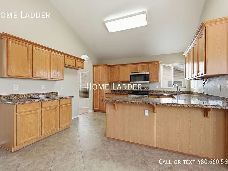 599 W Country Estates Ave — Photo 5
