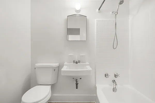 Sold by Nest Seekers International | media 14