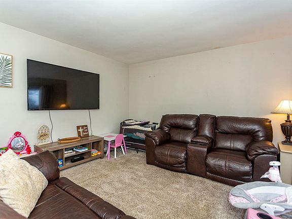 4th image of 1200 Bunchie St