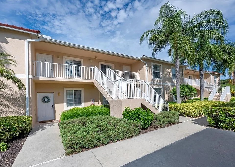 2895 Cypress Trace Cir #202