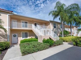 2895 Cypress Trace Cir