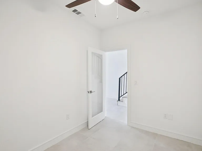 302 Tesla Cir — Photo 12