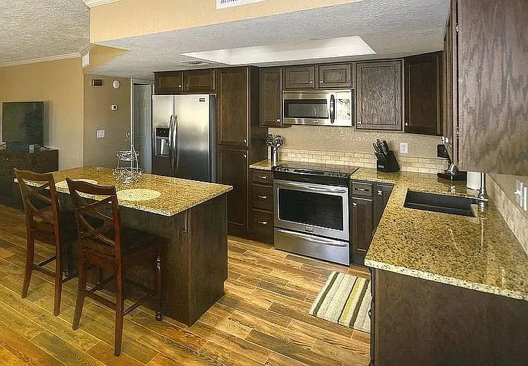 2 bed, 900 sqft, $1,500 — Photo 2