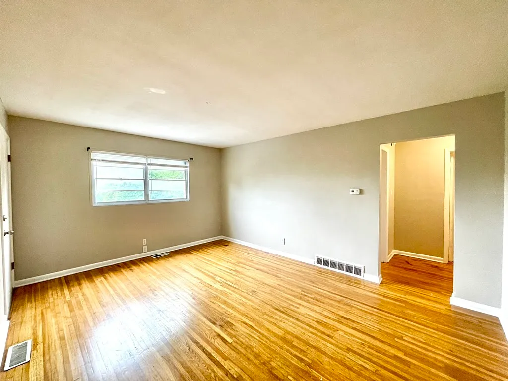 1658 Maywick — Photo 4