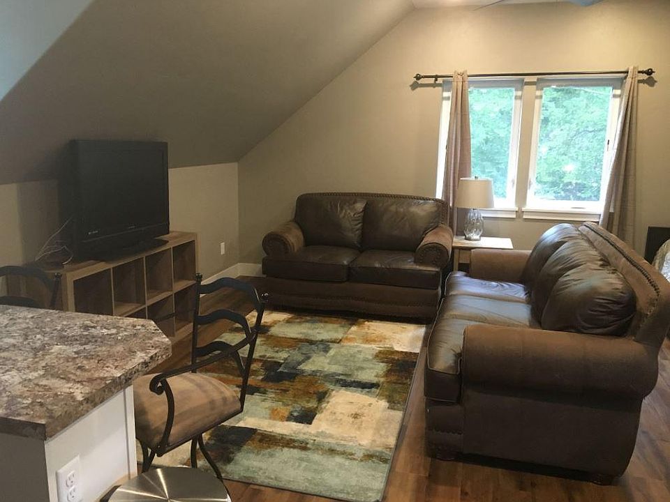 1st image of 307 University Ave #1