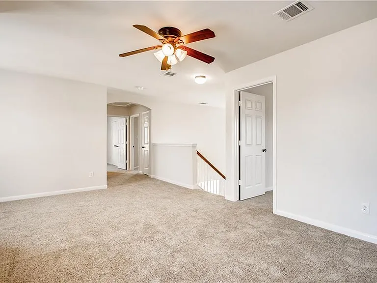 220 Stone Crest Blvd — Photo 13