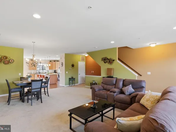 14764 Malloy Ct, Woodbridge, VA 22191