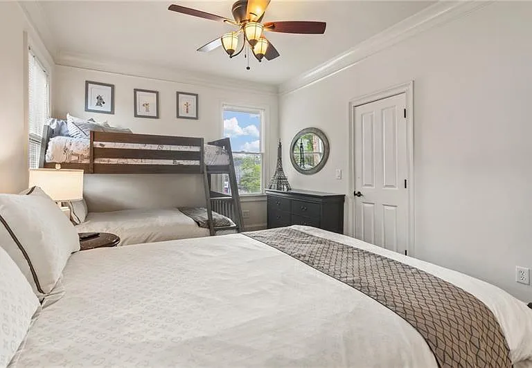 629 Boulevard NE — Photo 55
