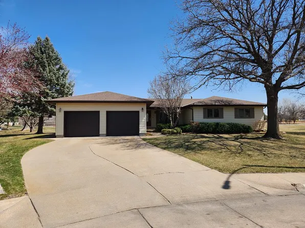 3004 Brentwood Ct, Grand Island, NE 68801