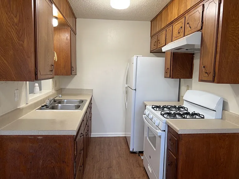 1205 Kathey Dr — Photo 7