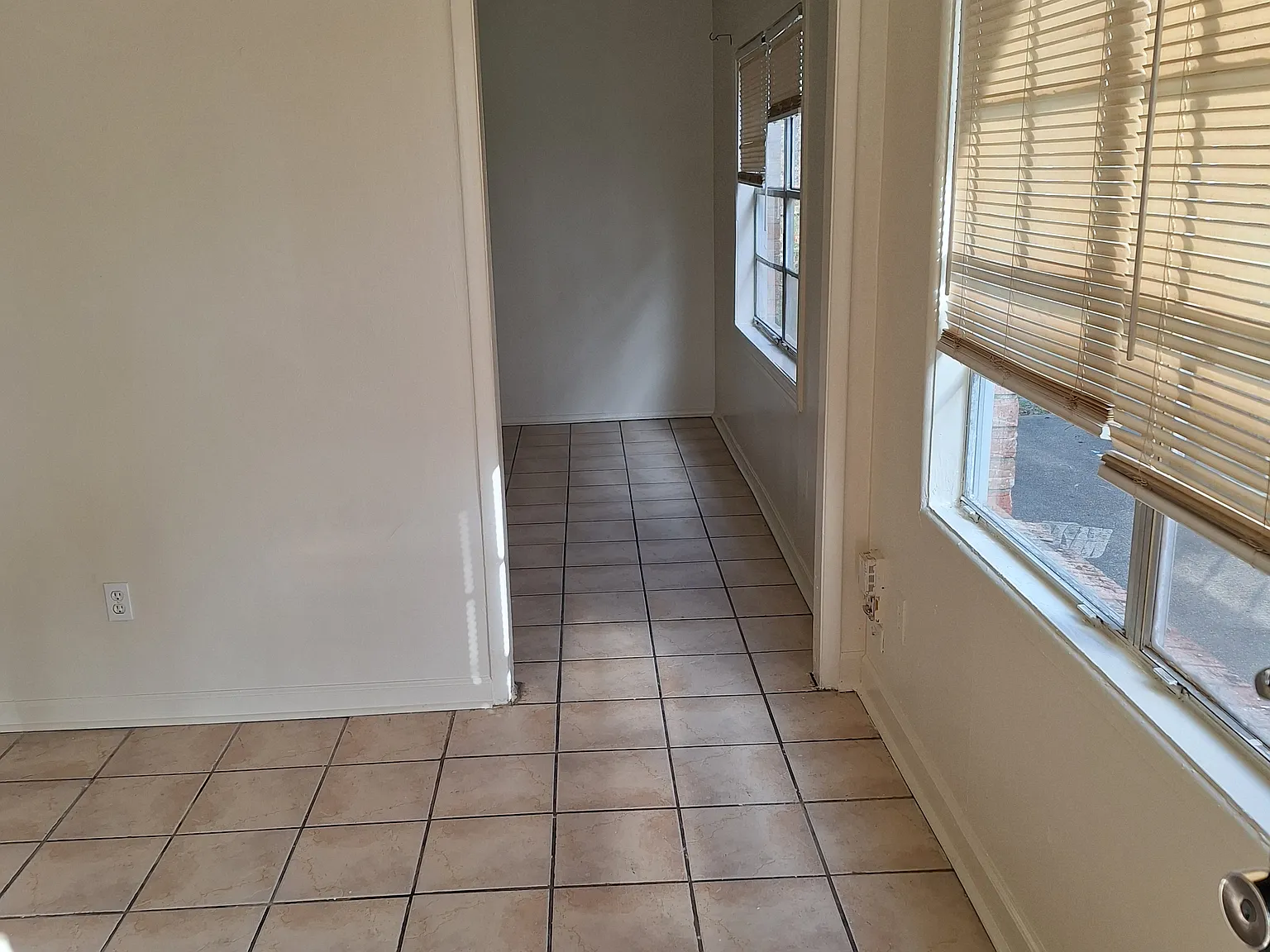 148 Rosalie Dr — Photo 2