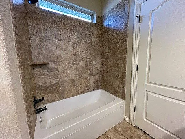 3895 Baltic St — Photo 9