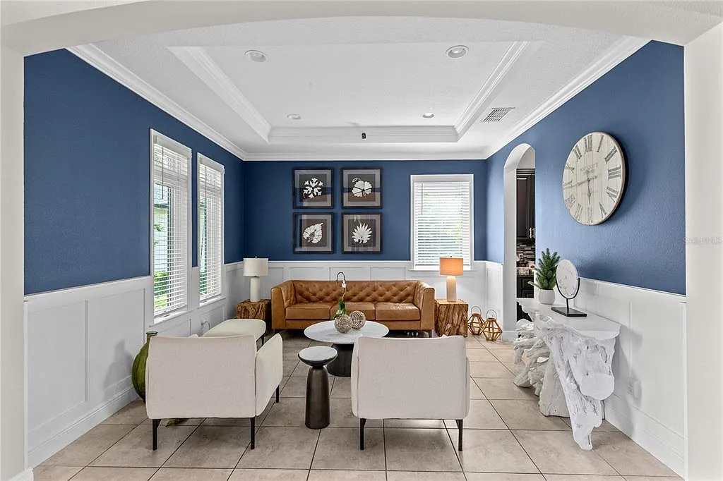 5 bed, 3.5 bath, 3949 sqft, $7,850 — Photo 3