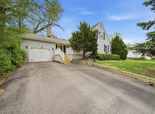 5006 N Edgebrook Dr, Peoria, IL 61614